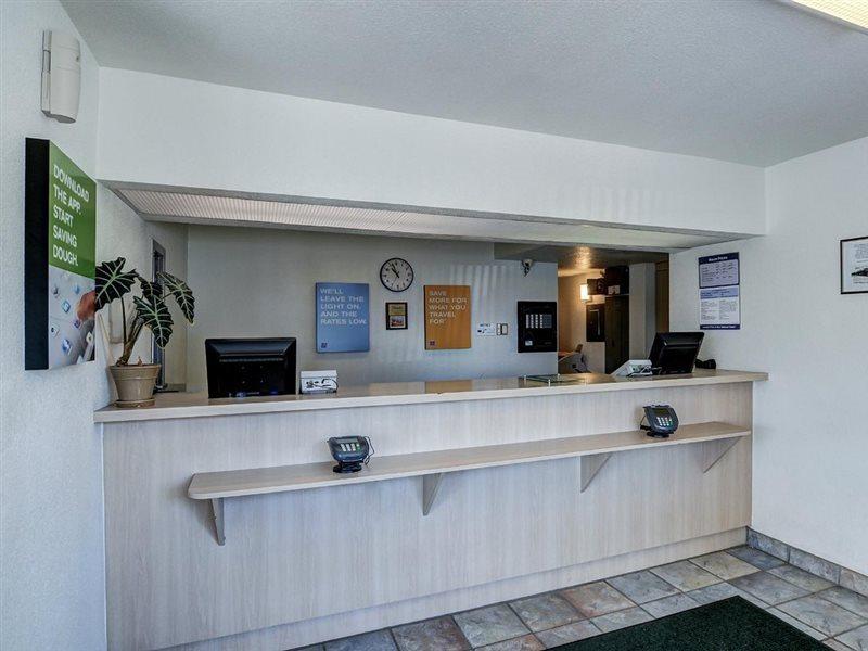 Park Inn By Radisson, ไชแอนน์ ภายนอก รูปภาพ
