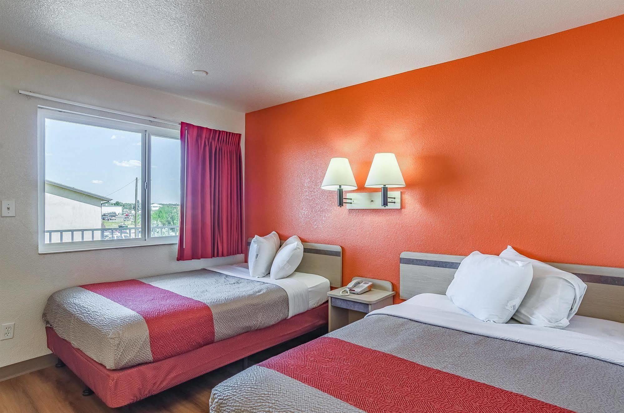 Park Inn By Radisson, ไชแอนน์ ภายนอก รูปภาพ